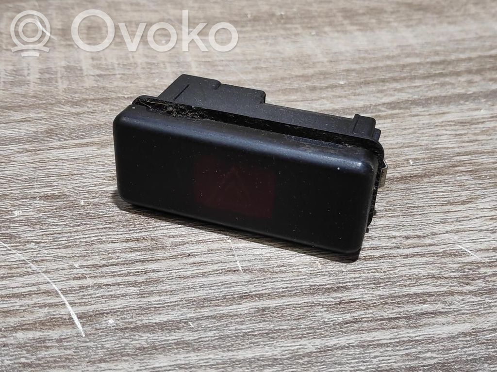 Hätävilkkujen kytkin   8350947