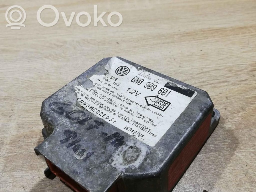 Volkswagen PASSAT B4 Centralina/modulo airbag 