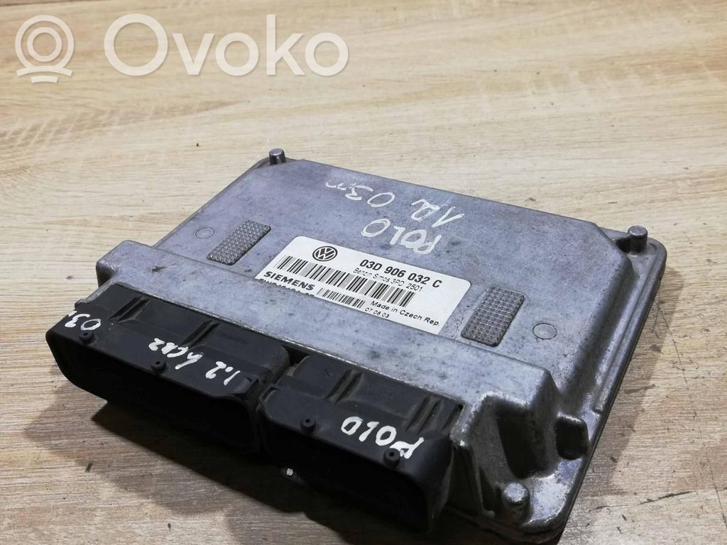 Engine control unit/module ECU   03D906032C,5WP4012407