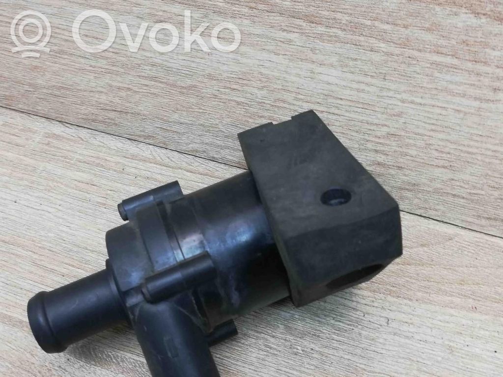Vesipumppu   6930550