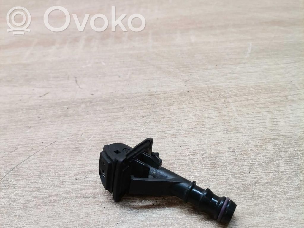 BMW 1 E81 E87 Windshield washer spray nozzle 