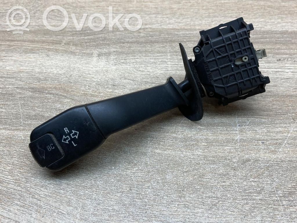 Suuntavilkun vipu   8352172,01100410