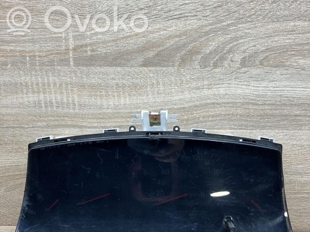 Toyota Corolla E120 E130 Tachimetro (quadro strumenti) 