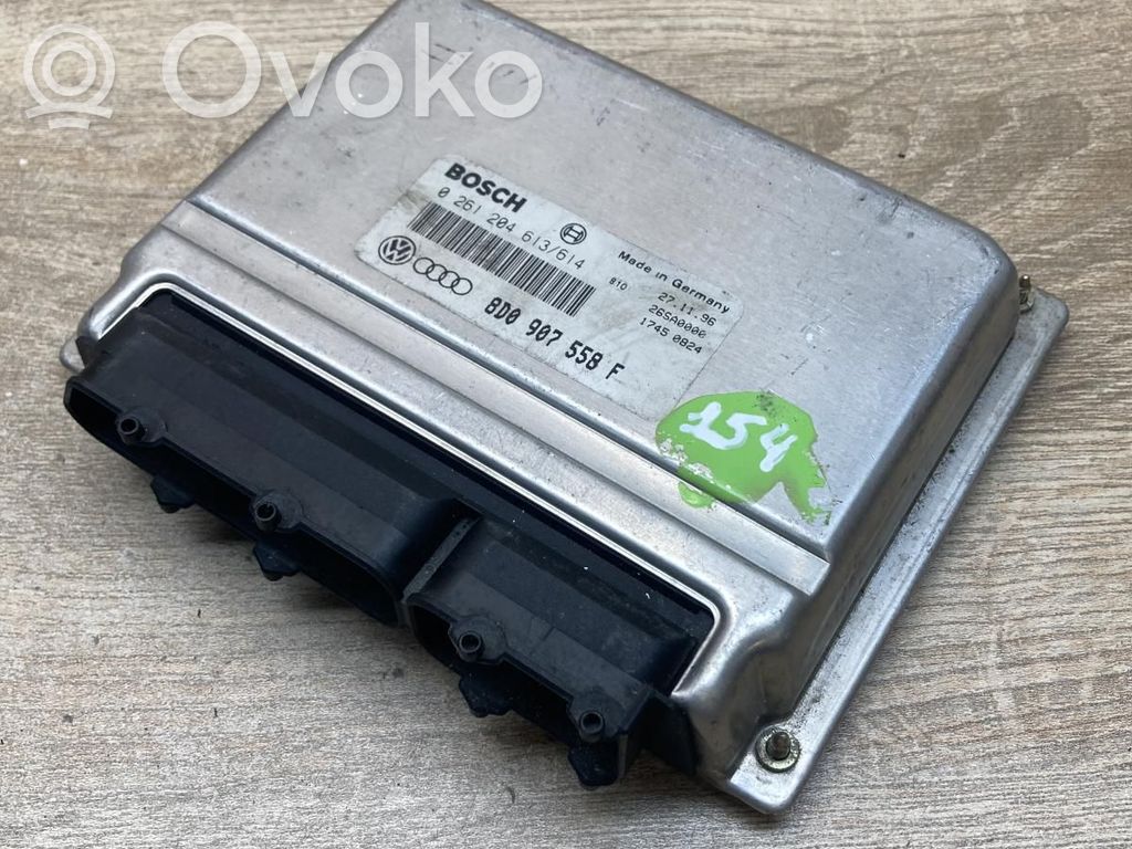 Unidad de control/módulo ECU del motor   8D0907558F