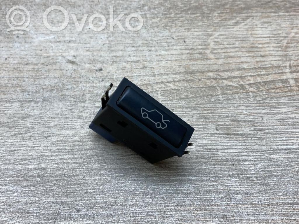 BMW 5 E39 Comutator deschidere hayon 