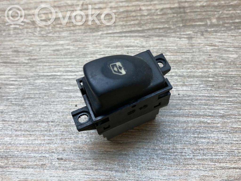 Comutator comandă geamuri electrice   7700417488B