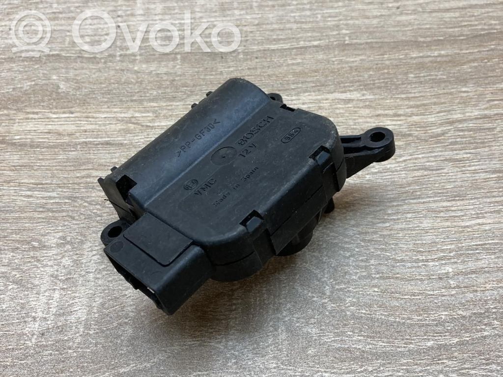 Volkswagen Touareg I Motor/actuator clapetă aer 