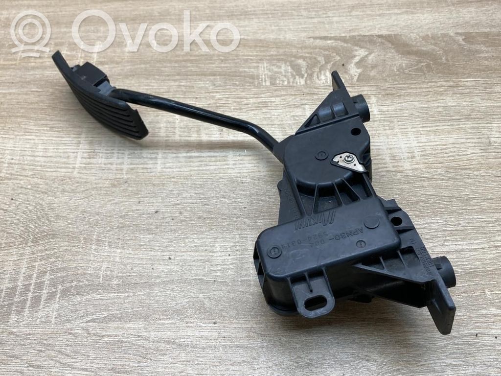 Gaspedal   APM30004,59240314