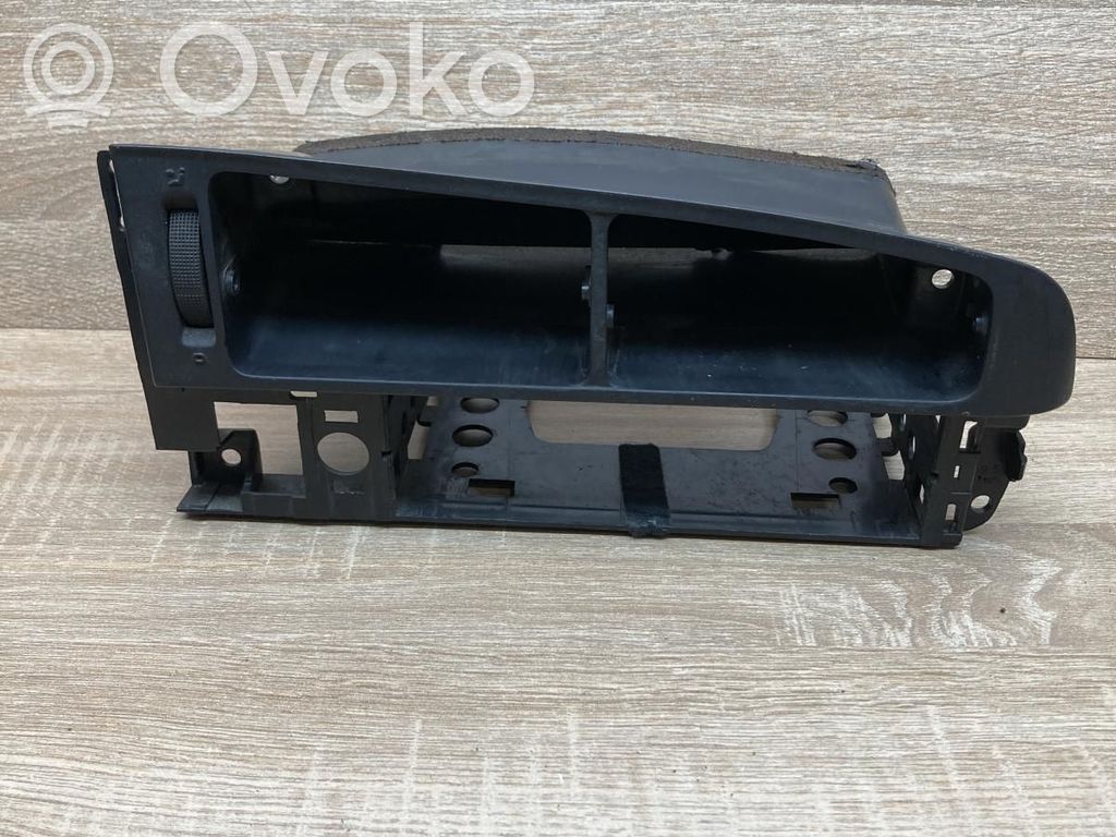 Volkswagen Golf III Rejilla de ventilación central del panel 