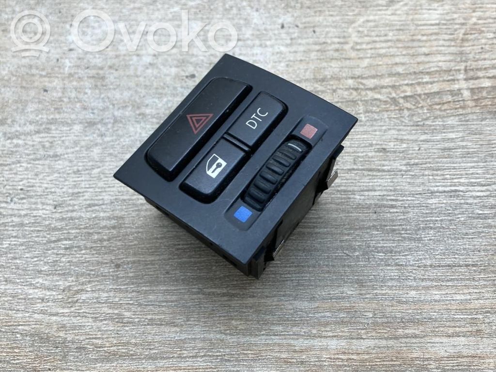 Hazard light switch   6945652