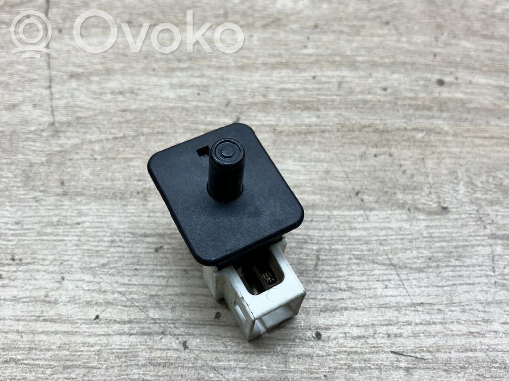 Mercedes-Benz C W203 Sensore portiera posteriore