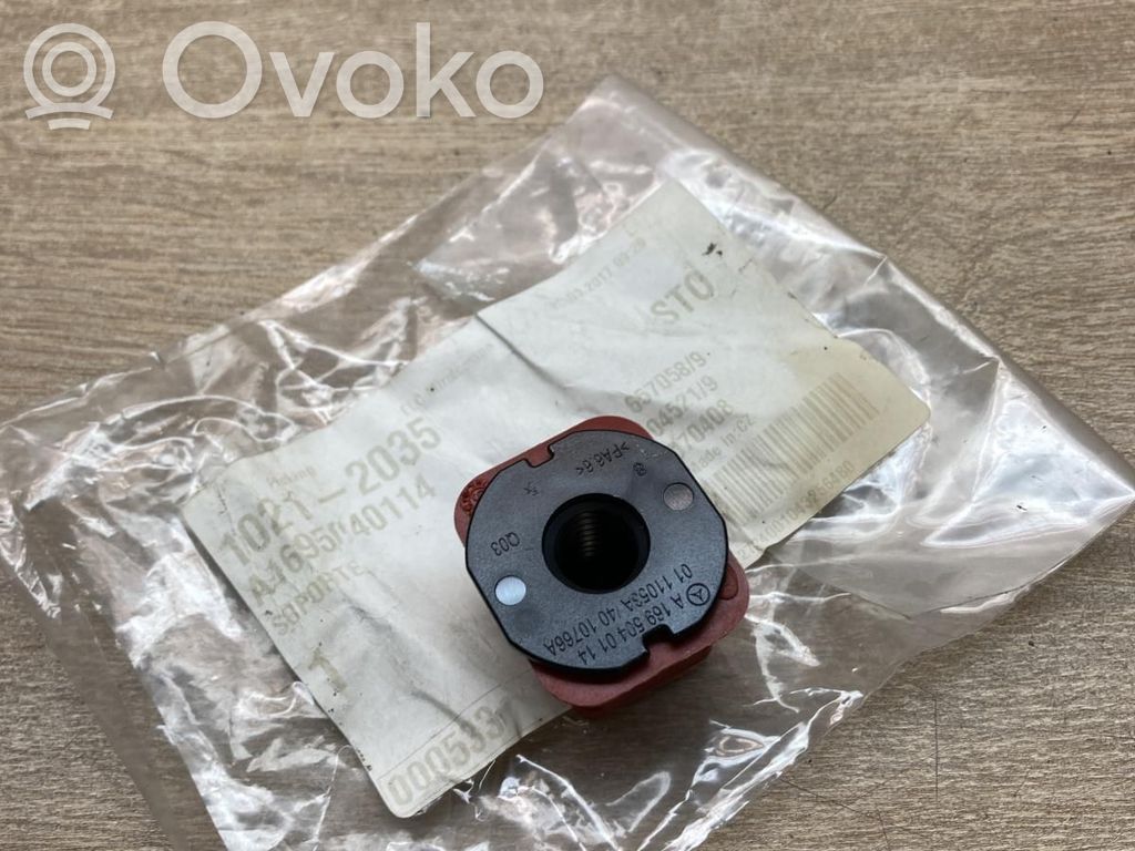Mercedes-Benz A W169 Staffa di montaggio del radiatore