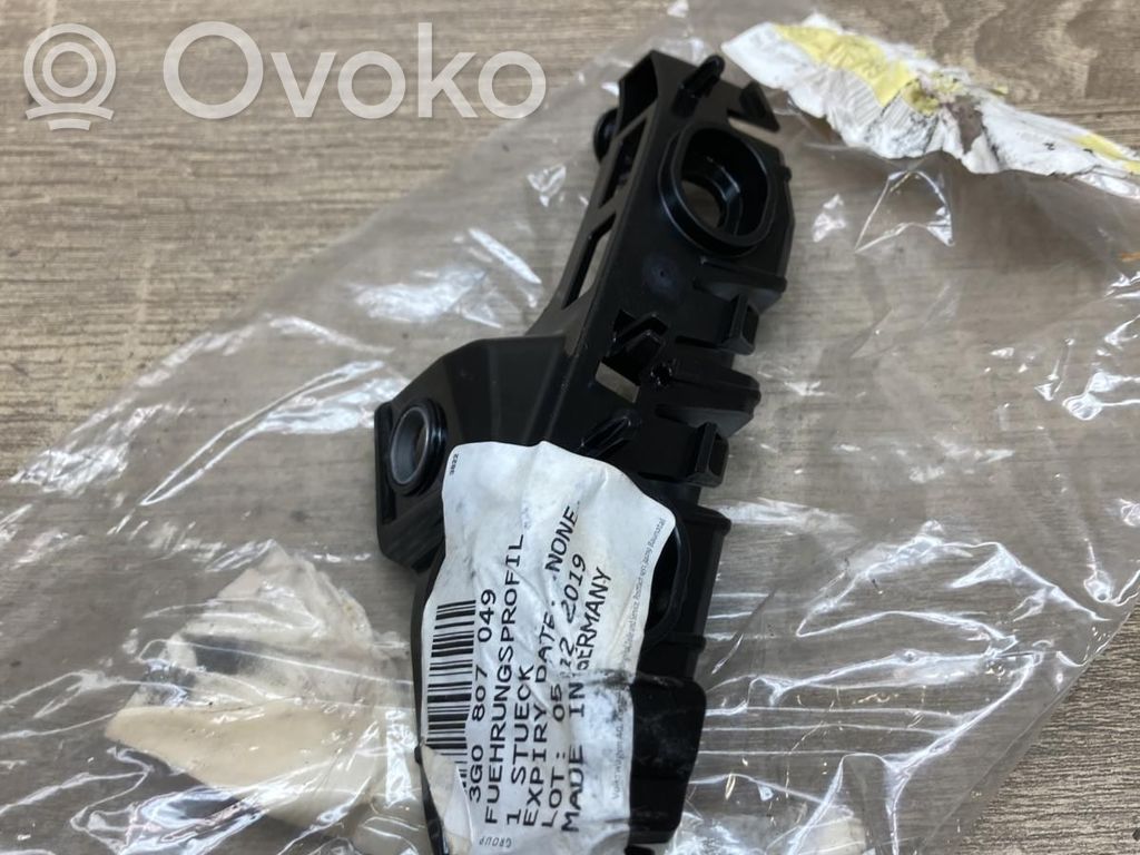 Volkswagen PASSAT B8 Staffa di rinforzo montaggio del paraurti anteriore