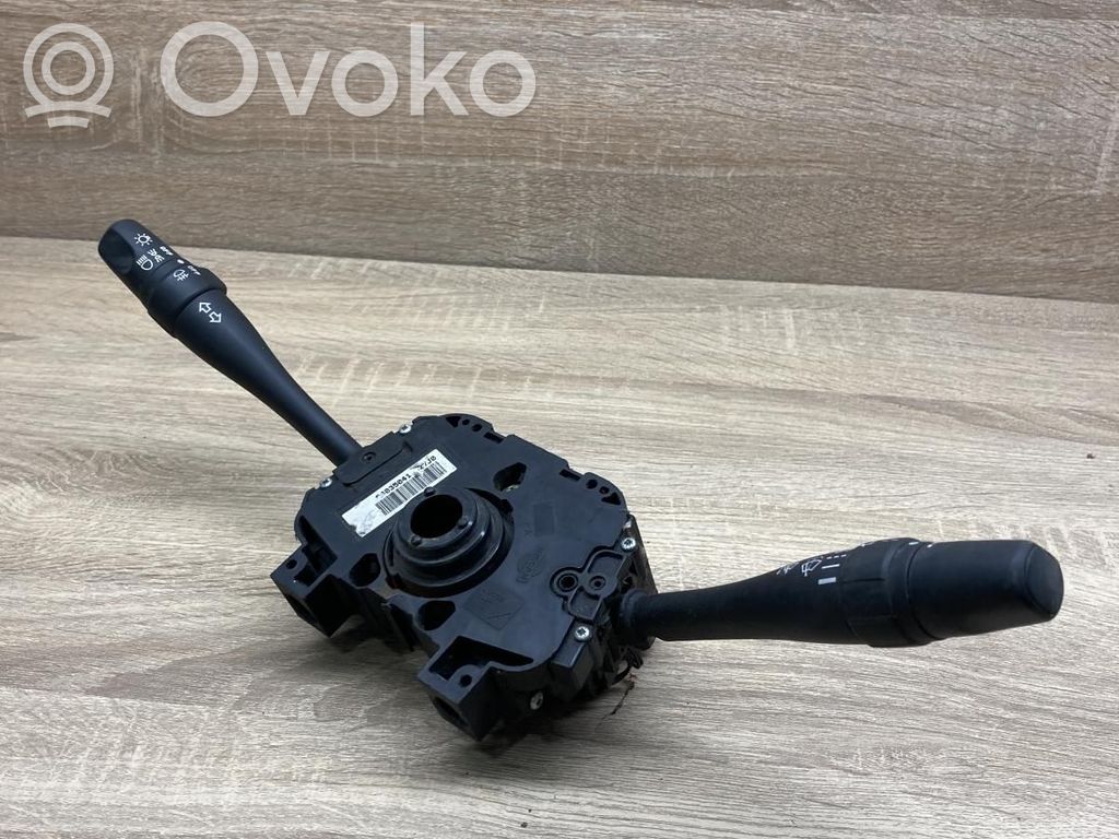 Nissan Primera Leva/interruttore dell’indicatore di direzione e tergicristallo