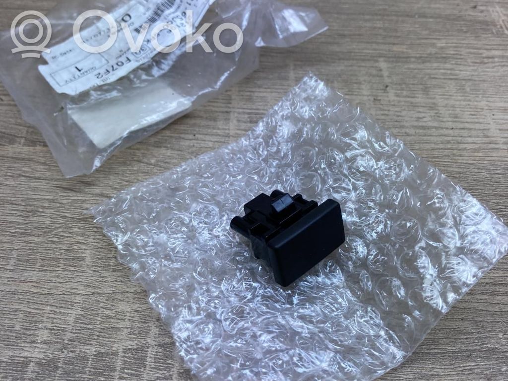 Suzuki Grand Vitara II Kita salono detalė 