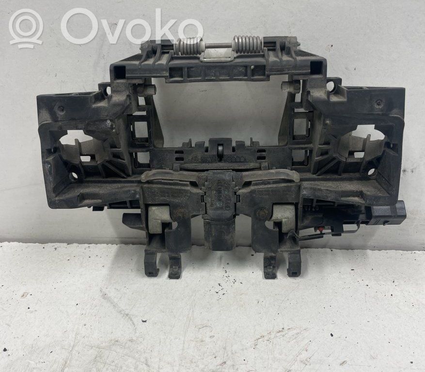 Etuoven ulkokahva   4E1837885M,4E2837886M,4E0839885M