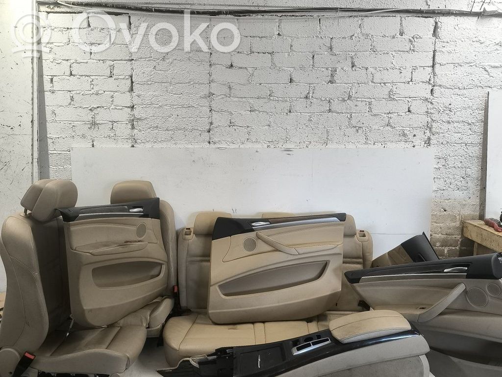 Sēdekļu komplekts
