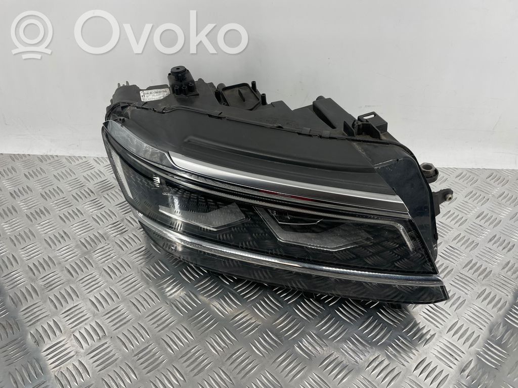 Volkswagen Tiguan Lampa przednia 