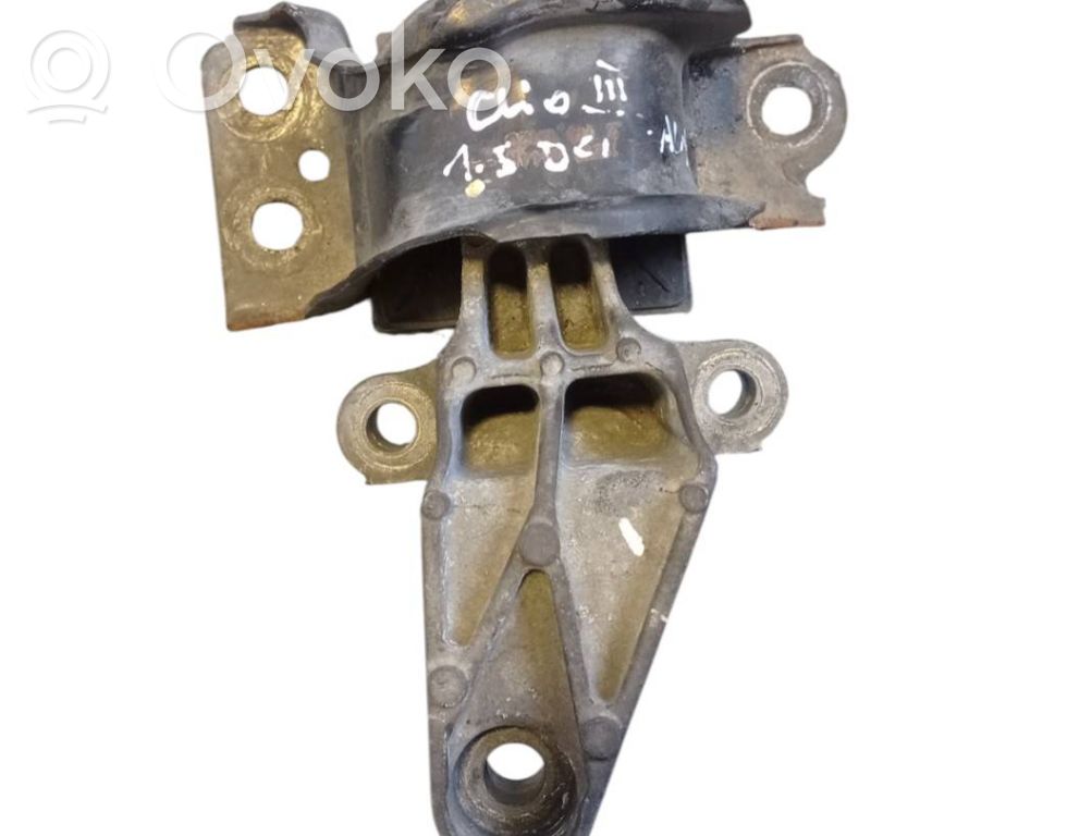Renault Clio III Engine mount bracket 