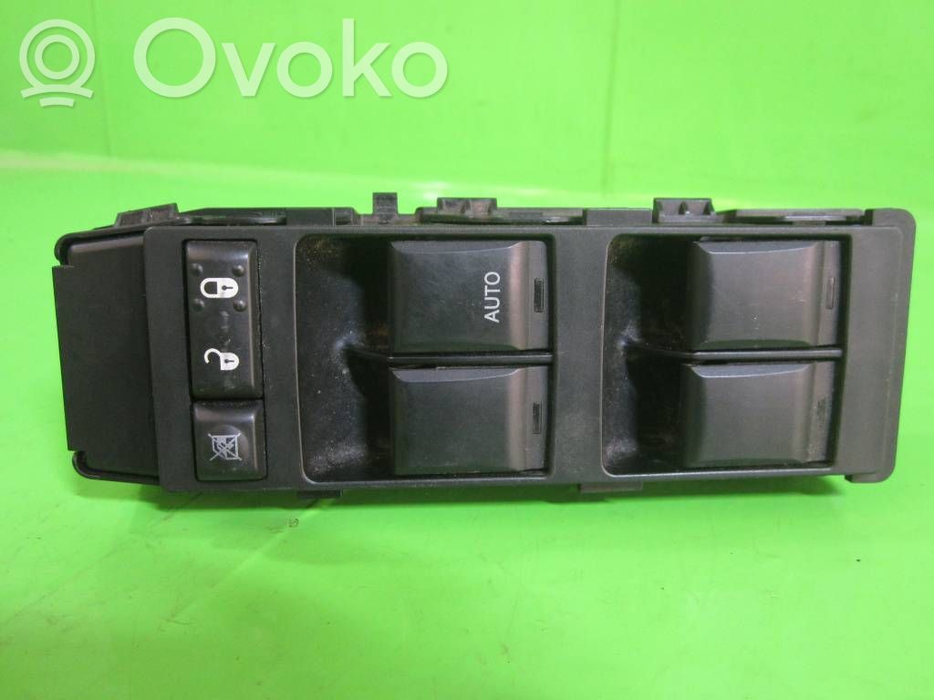 Jeep Patriot Electric window control switch 