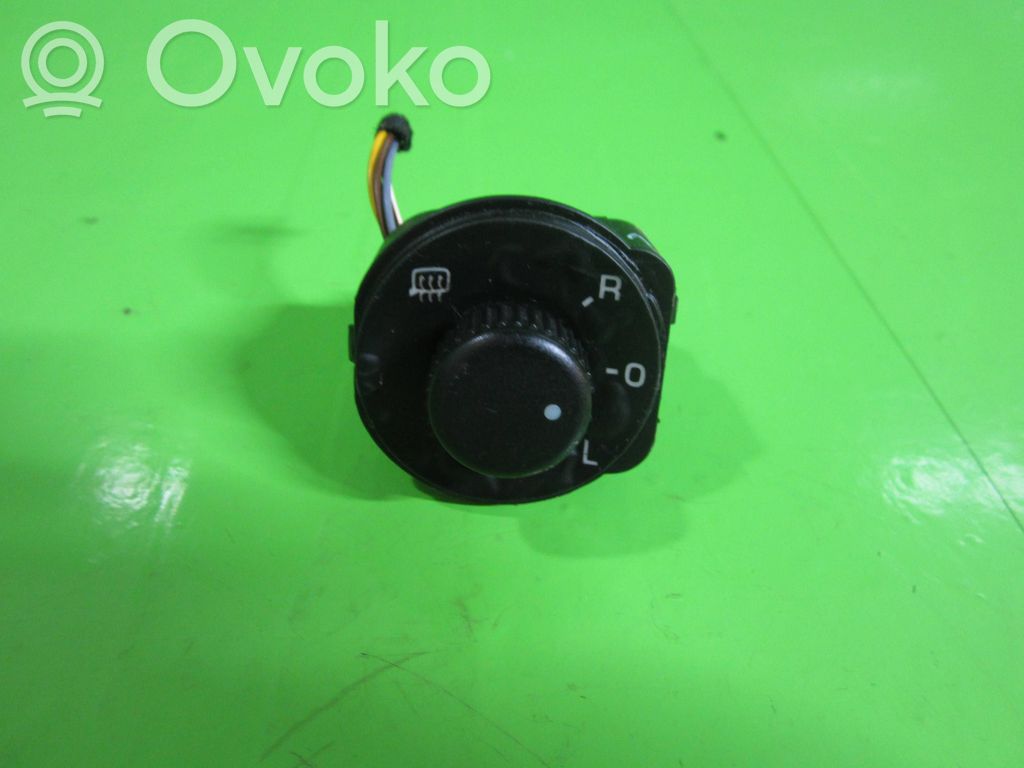 Skoda Octavia Mk2 (1Z) Wing mirror switch 