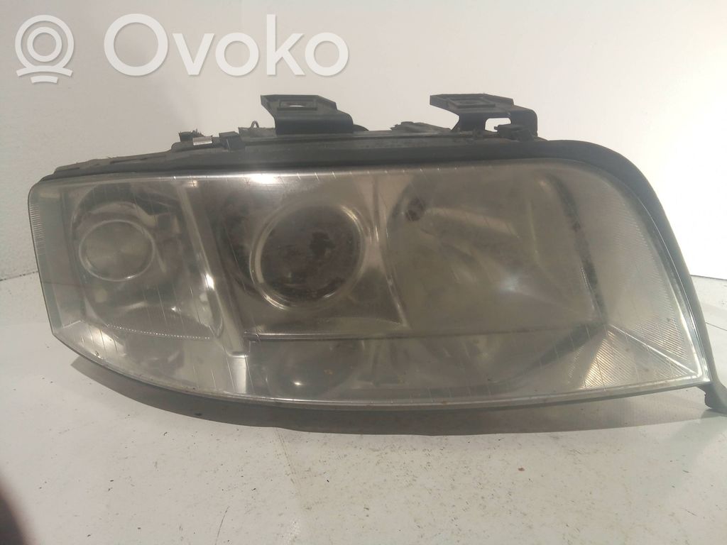 Audi A6 S6 C5 4B Phare frontale 