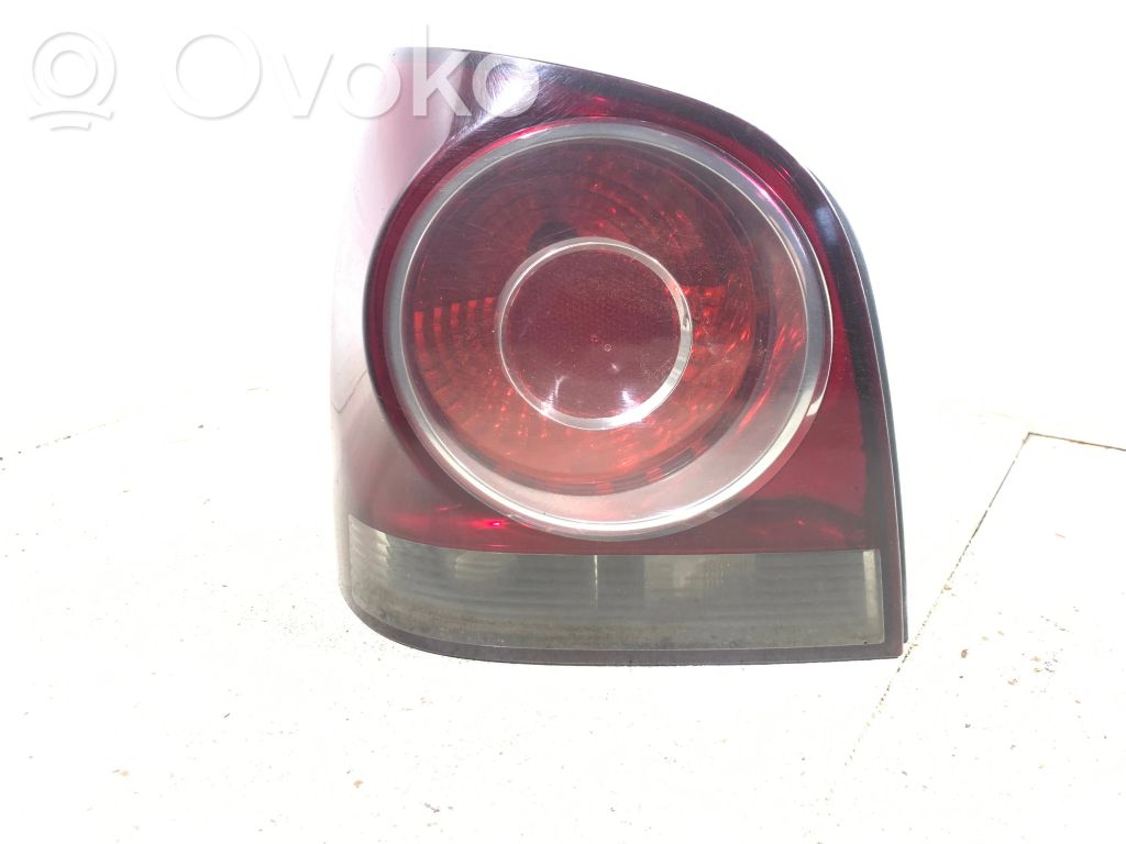 Volkswagen Polo IV 9N3 Aizmugurējais lukturis virsbūvē 
