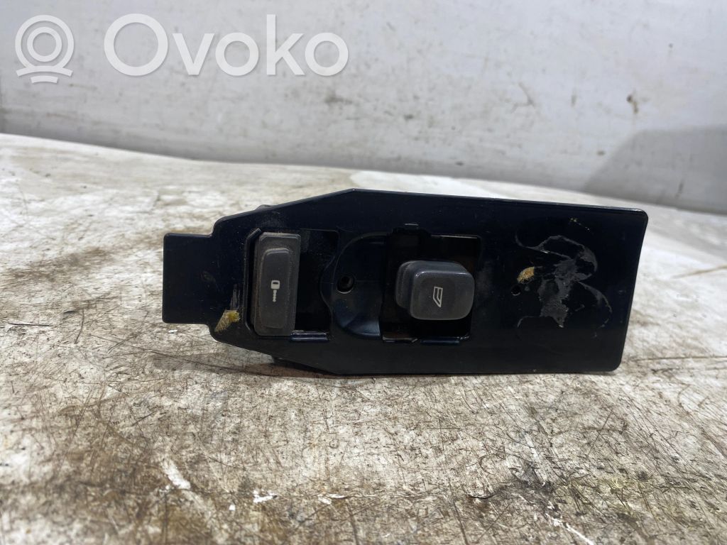 Electric window control switch   8682950,02W01E