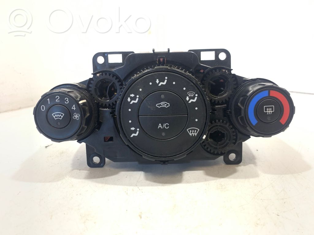 Ford Fiesta Panel klimatyzacji 