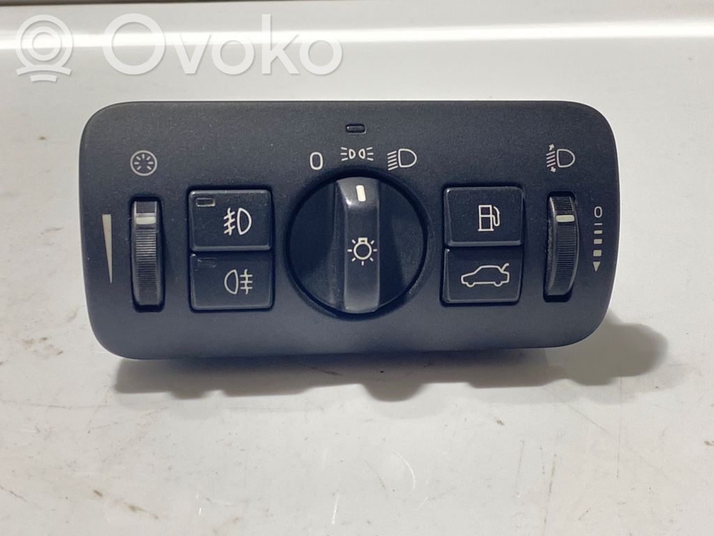 Light switch   30739415,04066302,061019