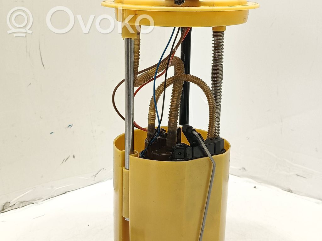 Opel Corsa D Bomba interna de combustible 