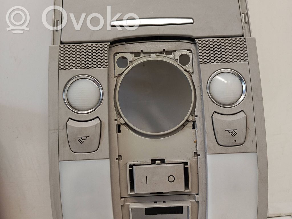 Audi A6 S6 C6 4F Éclairage lumière plafonnier avant 