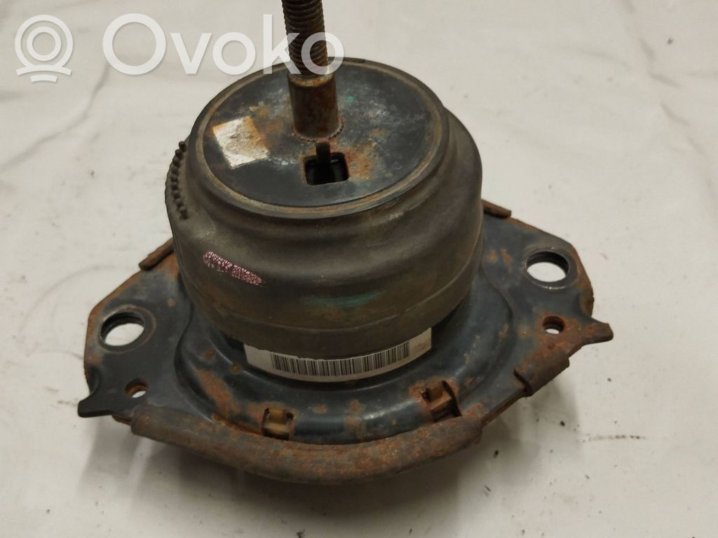 Engine mount bracket   52124677AF,PA35454