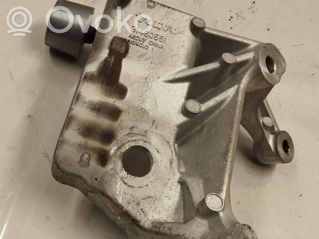 Volvo XC60 Engine mounting bracket 