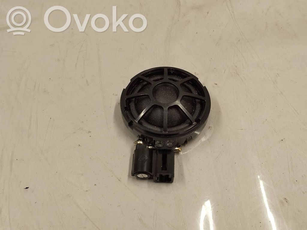 Tesla Model S Skaļrunis (-i) priekšējās durvīs 