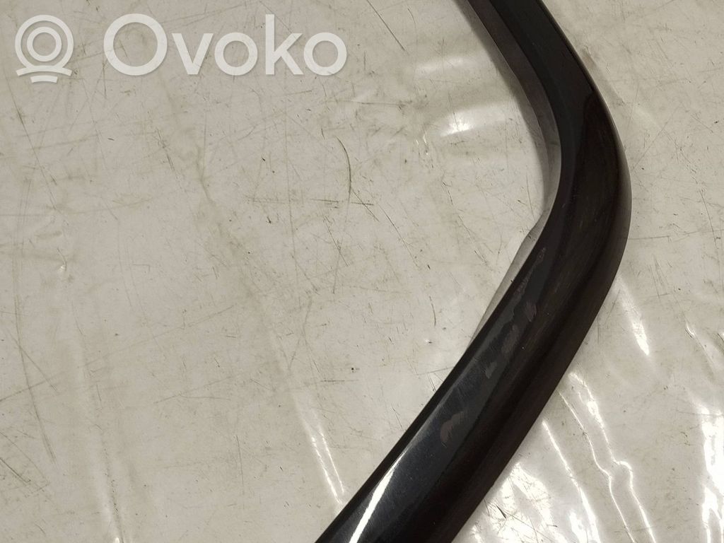 Jeep Grand Cherokee Moldingas ant galinio sparno 