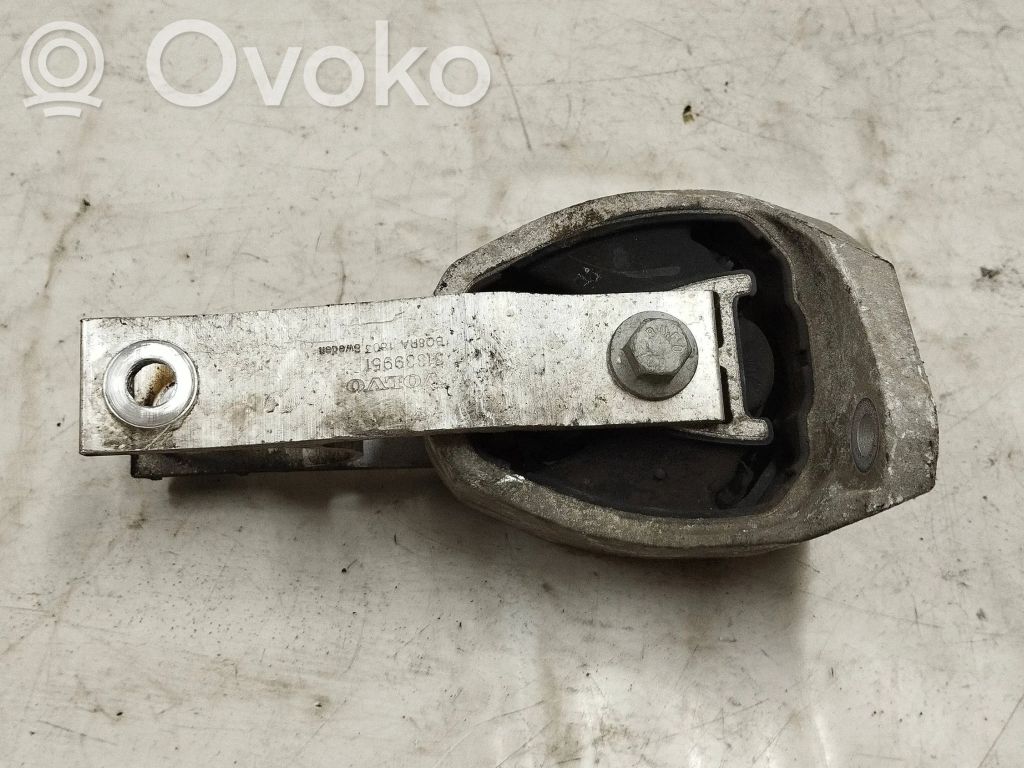 Volvo XC90 Engine mount bracket 