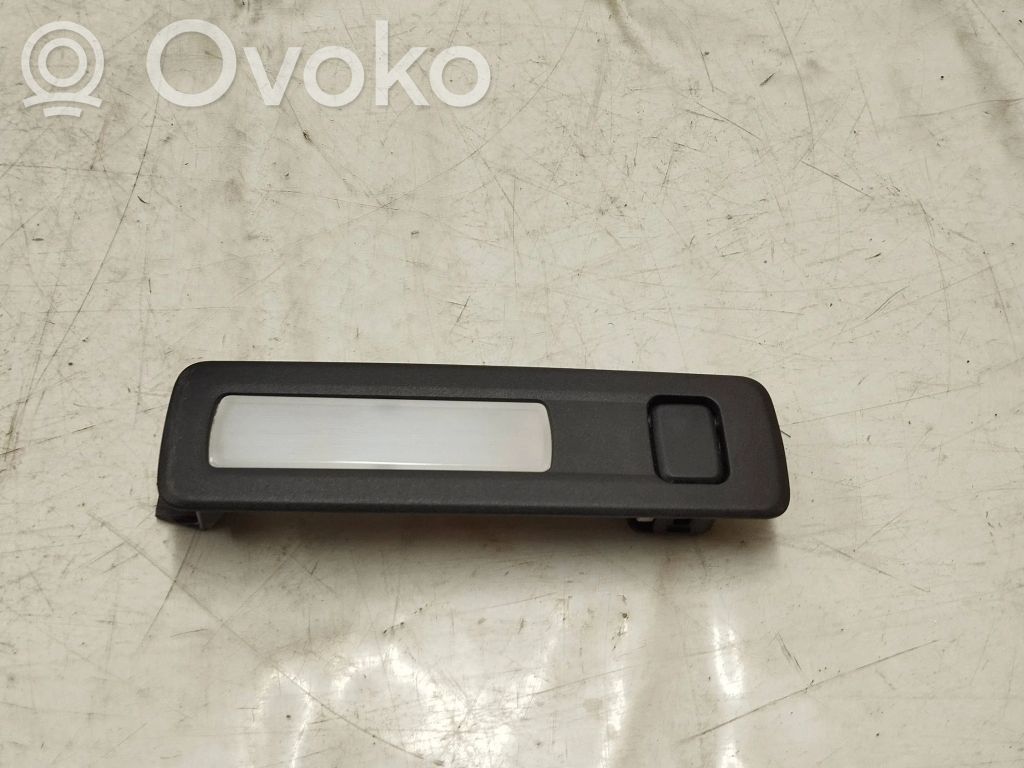 Mercedes-Benz GLE (W166 - C292) Lampka podsufitki tylna 