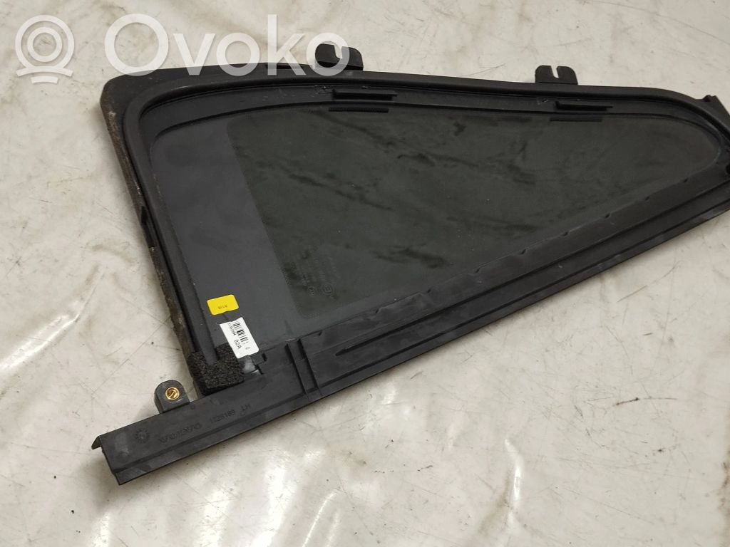 Volvo XC90 Ventanilla de ventilación de la puerta trasera 