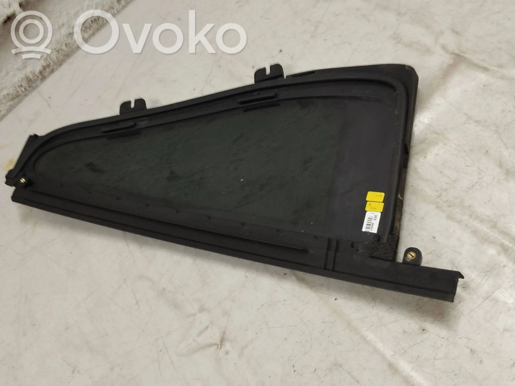 Volvo XC90 Ventanilla de ventilación de la puerta trasera 