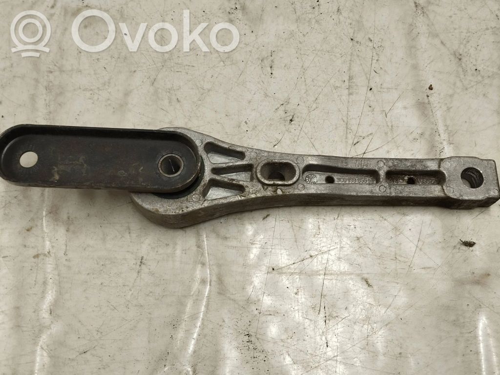 Volkswagen Golf VII Engine mount bracket 