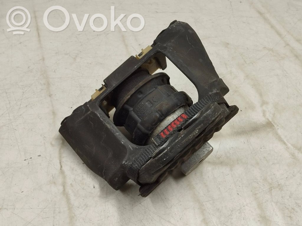 Volvo XC60 Engine mount bracket 