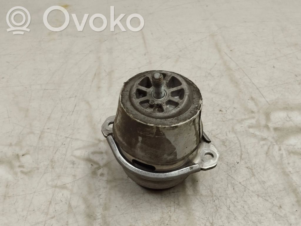 Porsche Cayenne (92A) Engine mount bracket 