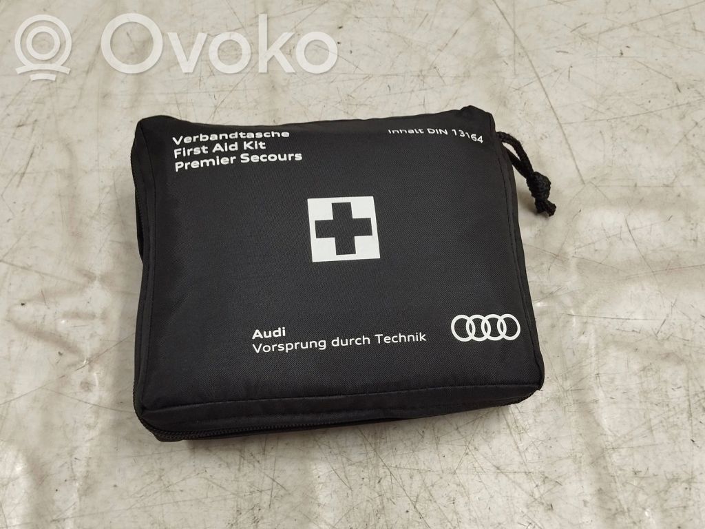 Audi A3 8Y Vaistinėlė 