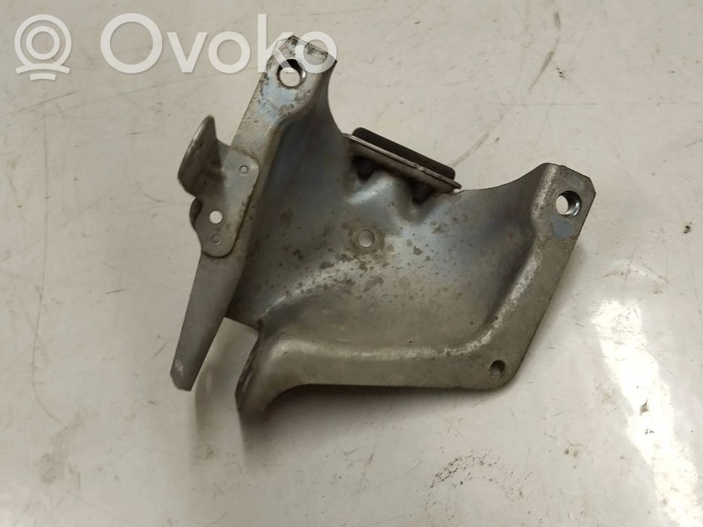 Porsche Macan (95B) Engine mounting bracket 