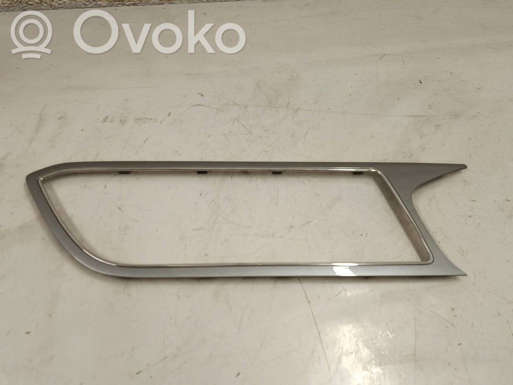 Seat Leon (5F) Moldura de la unidad delantera de radio/GPS 