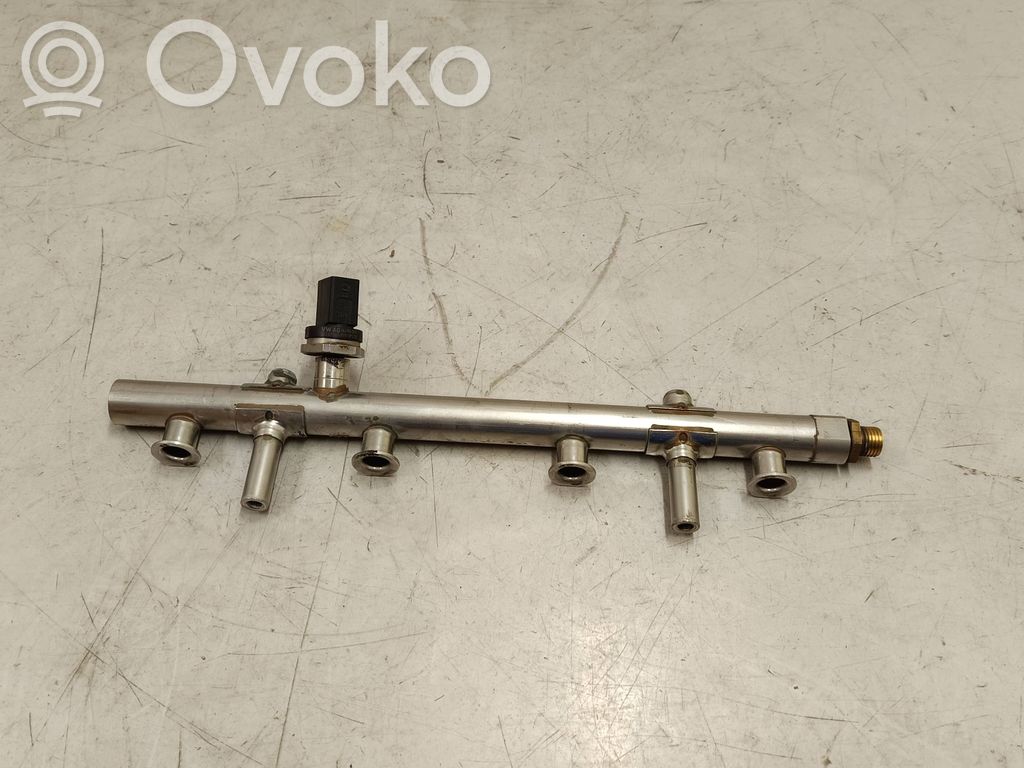 Seat Leon (5F) Fuel distributor 