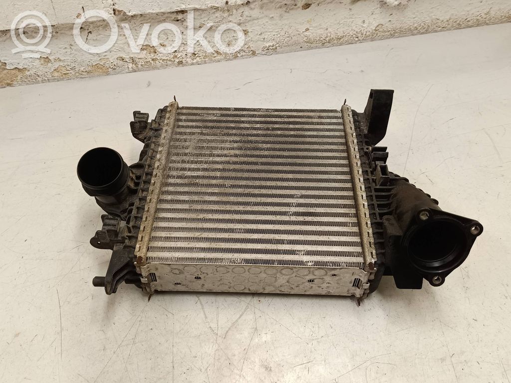 Audi Q8 Interkūlerio radiatorius 