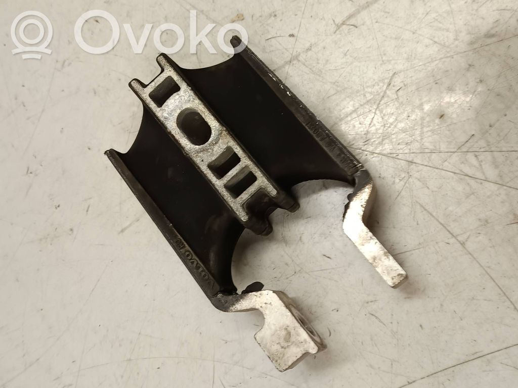 Volvo XC90 Engine mount bracket 