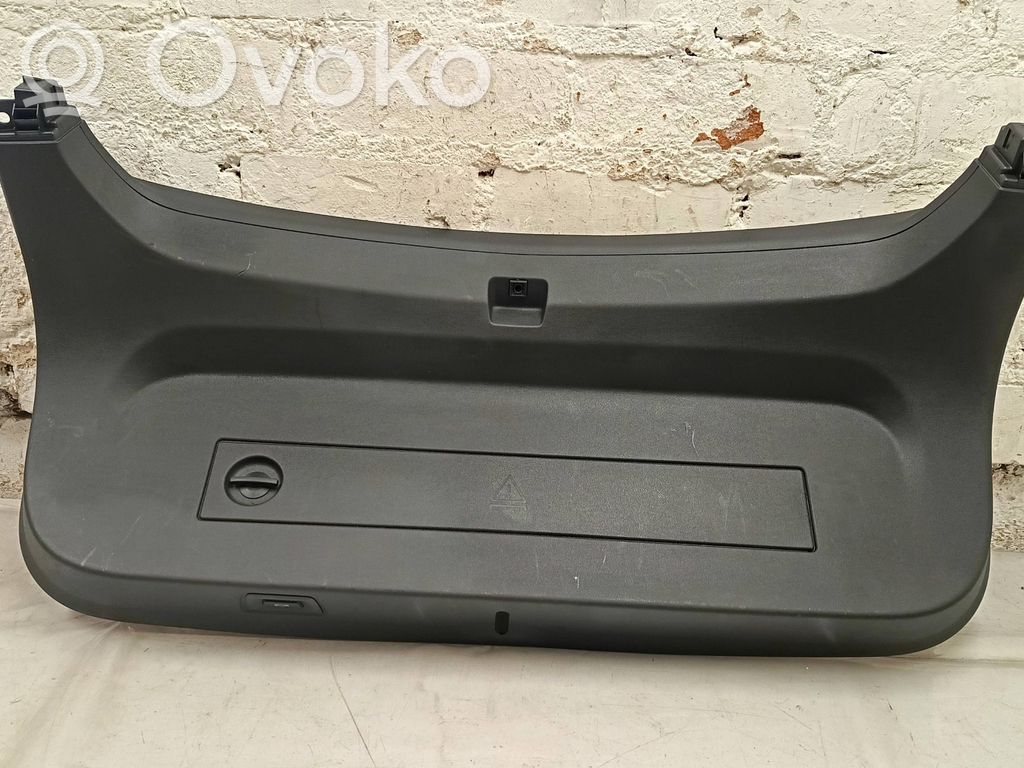 BMW i4 Tailgate trim 